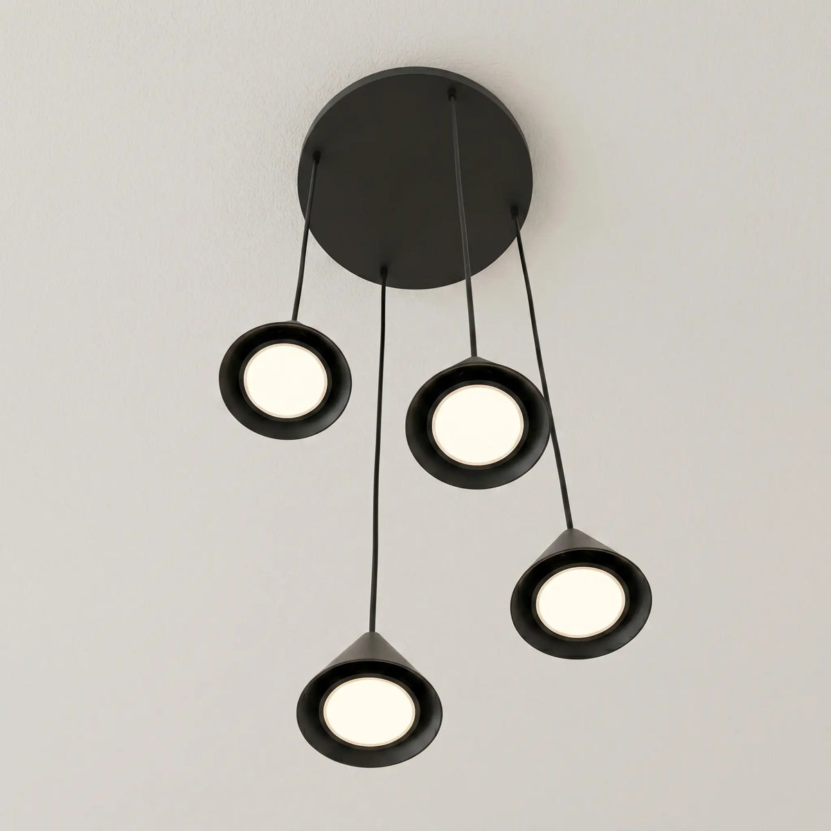Suspension CÔNE – Suspension Noire vue dessous