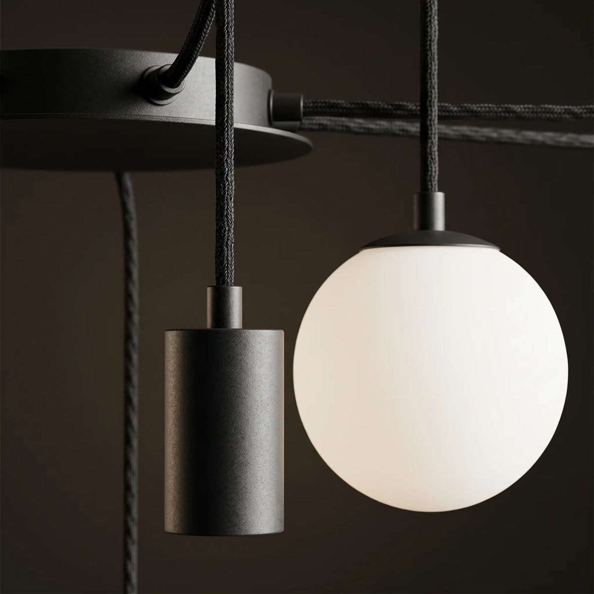 Suspension DELTA – Luminaire Industriel vue macro