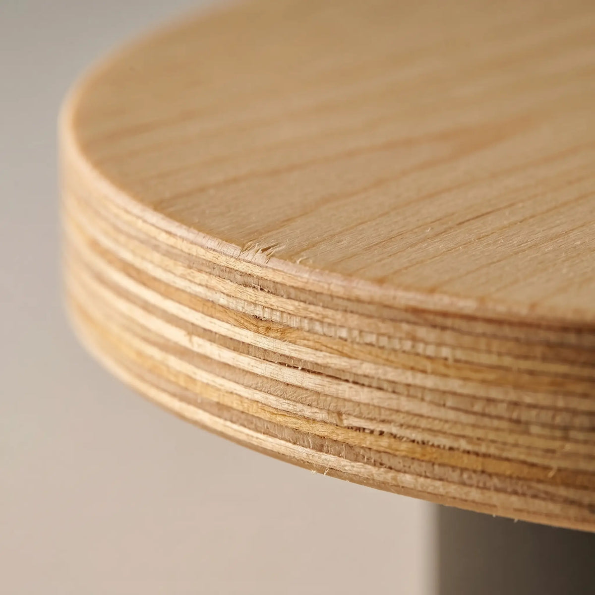 Plafonnier DISK – Lustre Scandinave Bois vue macro