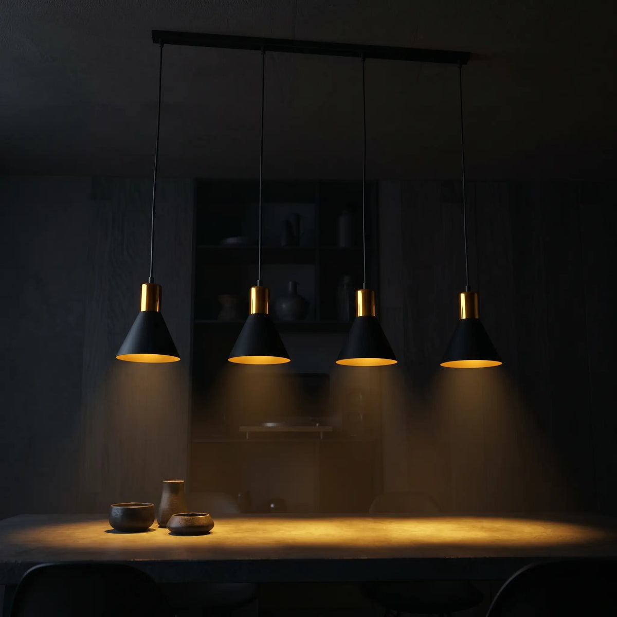 Suspension FILA – Lustre or acier noir amiance nocturne
