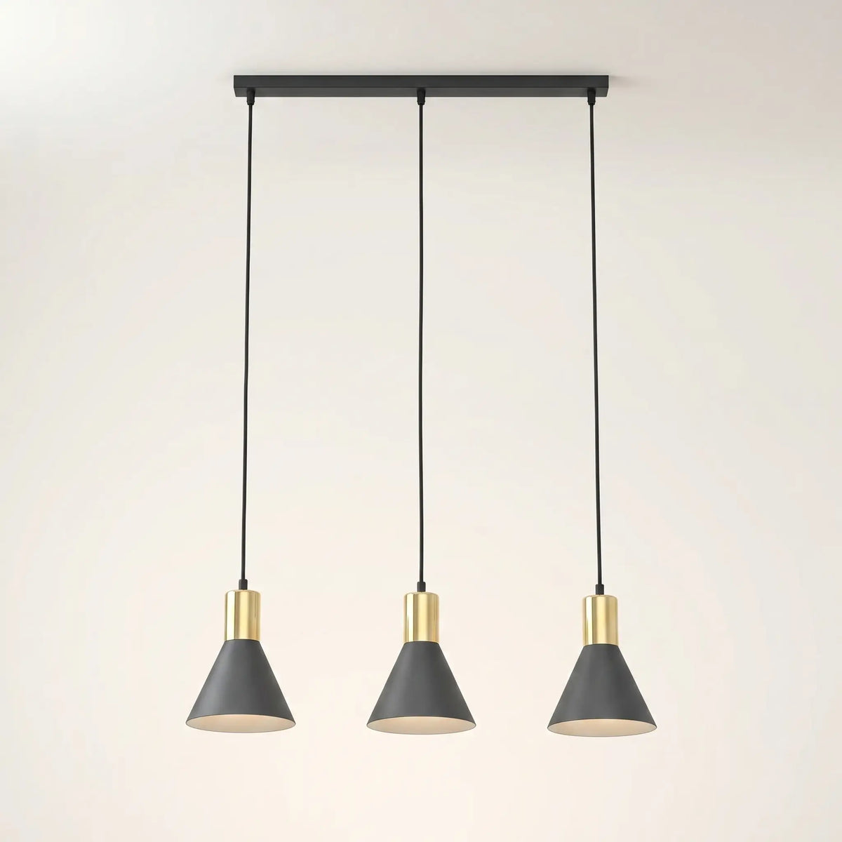 Suspension FONTE – Lustre Billard studio fond blanc