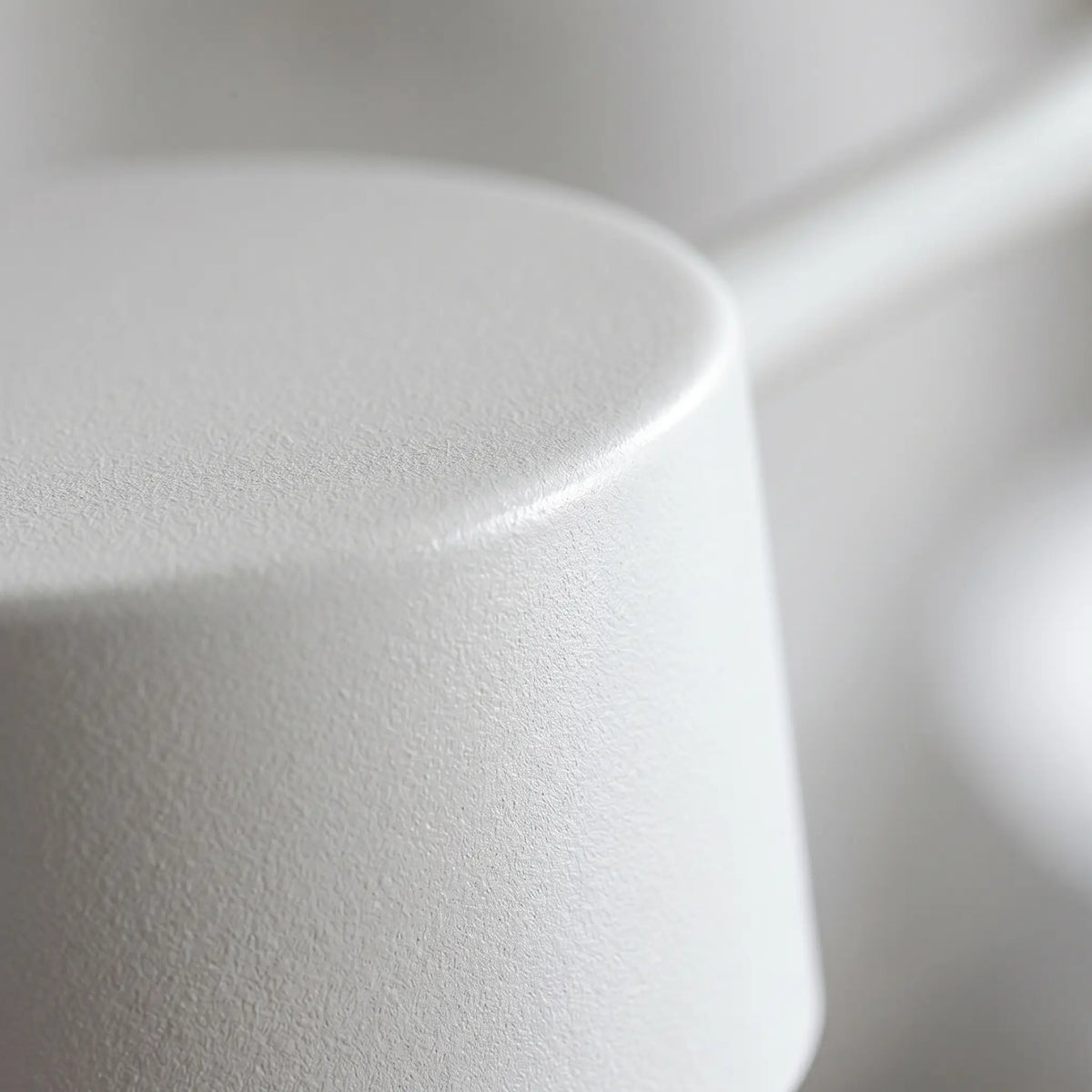 Plafonnier BISE blanc acier thermolaqué 2 feux vue macro