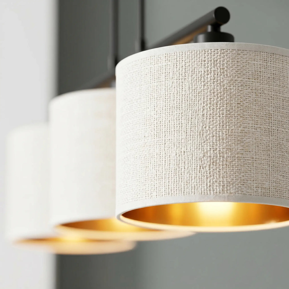abat-jour tissu blanc texture intérieur doré suspension cuisine