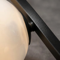 Plafonnier 3 Globes Opalin Salon Noir