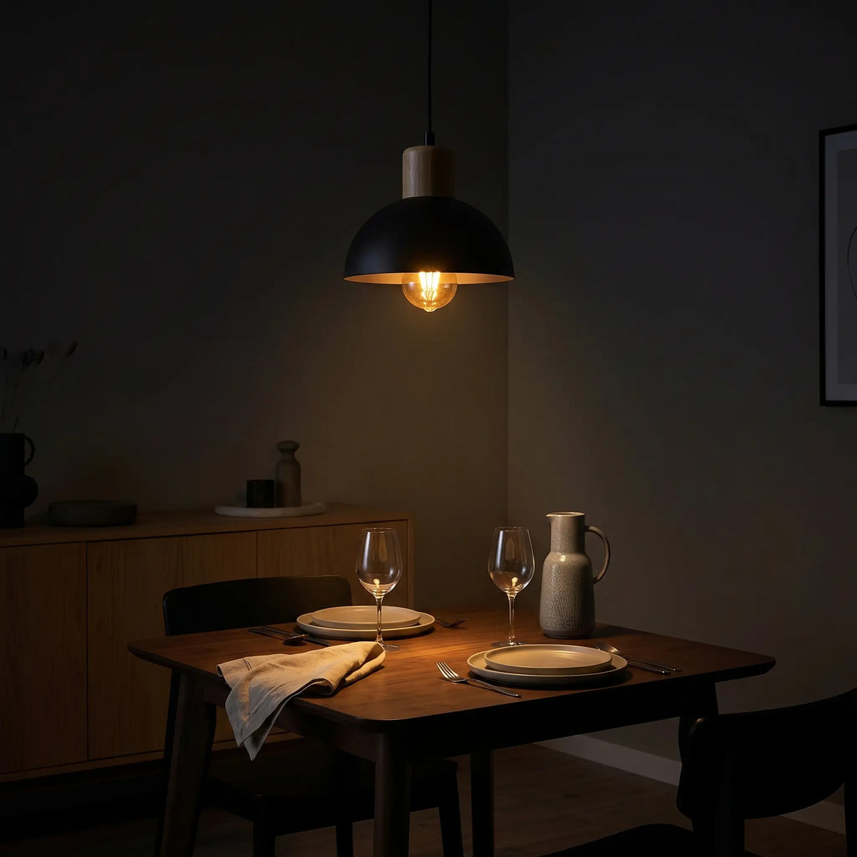 lustre scandinave bois ORME allumé ambiance dîner