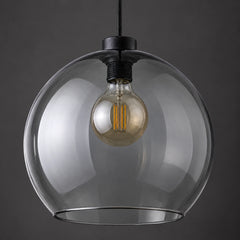 Gros plan du globe en verre fumé, douille E27 et collerette noire